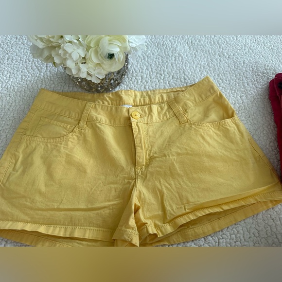 3 Super Cute Pairs of Super Cute Shorts (Arizona & City Streets) - Size 7 - Picture 8 of 10